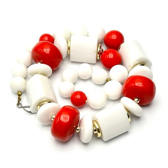 Vintage Red & White Mod Geometric Lucite Necklace & Earring Set — 1960s — EUC - Picture 8 of 11